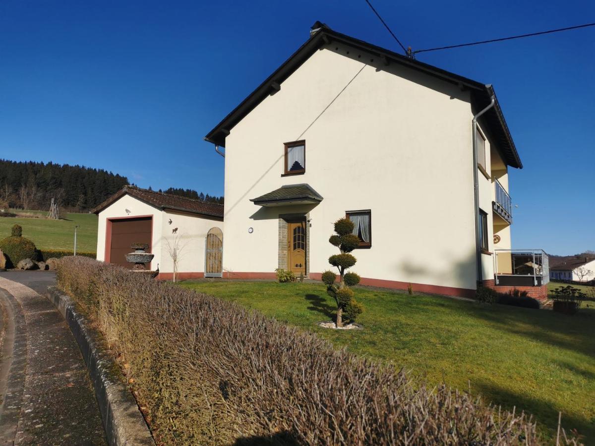 Ferienhaus Eifelmomente 盖罗尔施泰因 外观 照片